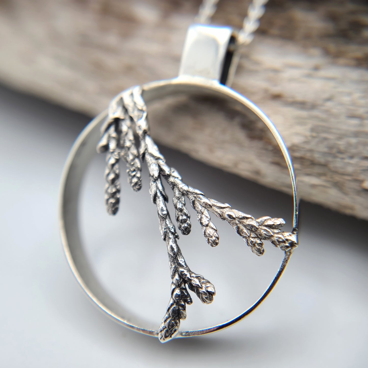 Cedar necklace: large